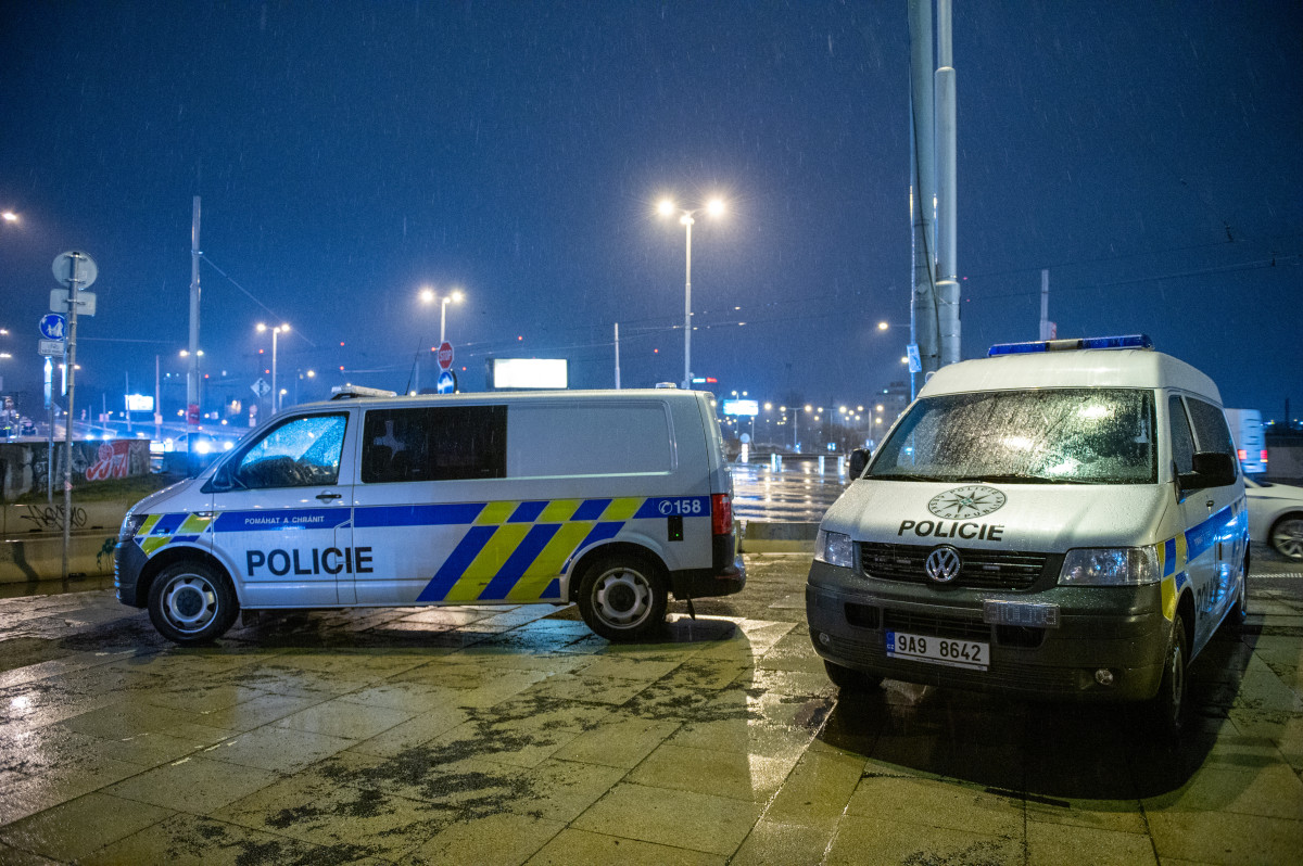Kriminalisté prověřují pobodání u Hlávkova mostu v Praze. Podezřelého dopadla hlídka Pohotovostní motorizované jednotky