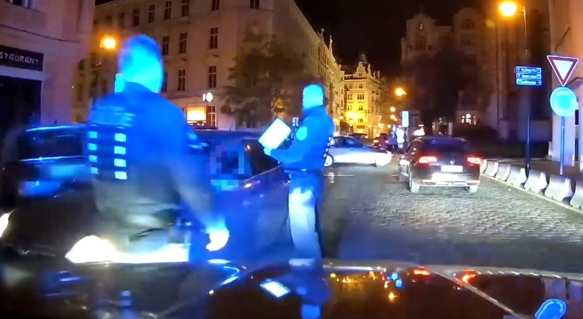 Pražští strážníci zastavili další dva řidiče, kteří usedli za volant se zákazem řízení a pod vlivem drog