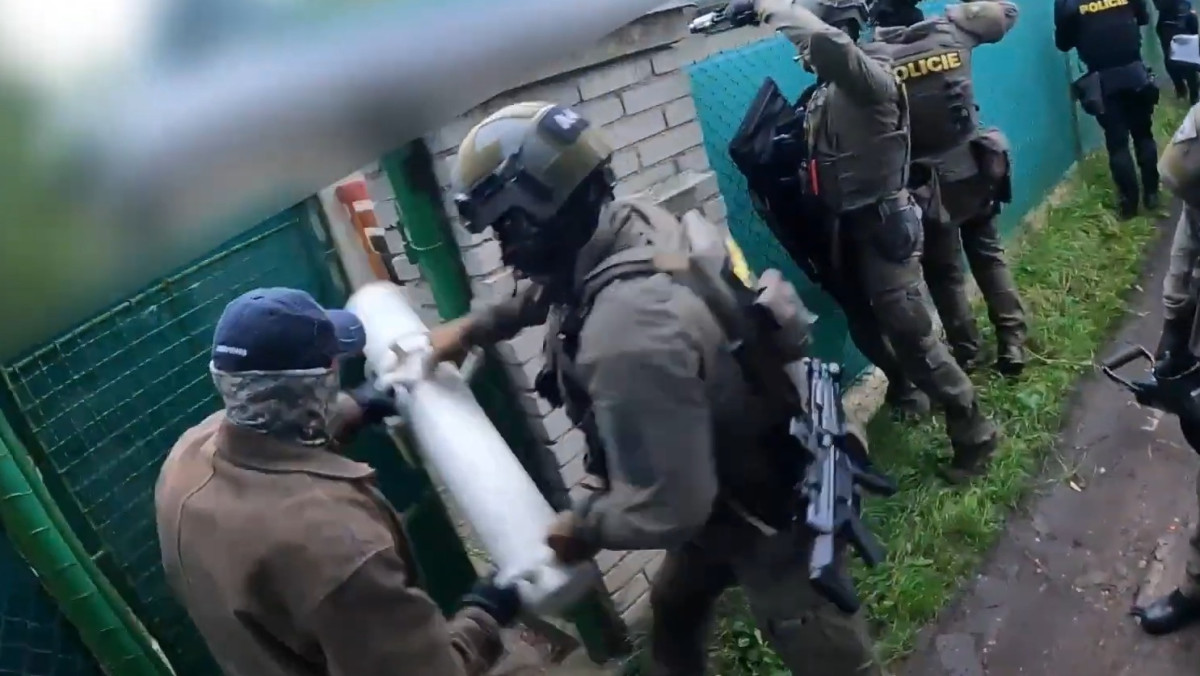 Kriminalisté v Ústeckém kraji rozbili další organizovanou skupinu vyrábějící pervitin